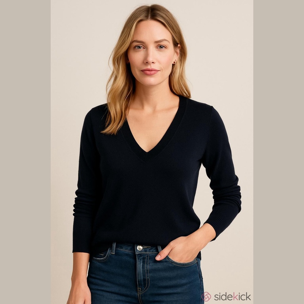 J.Crew Women’s Black 100% Italian Cashmere V-Neck Sweater— M